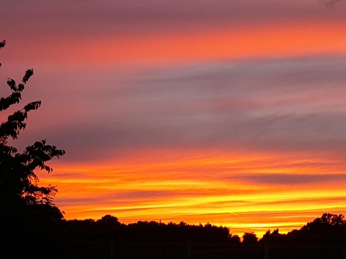 Hawarden Near Chester Exteriör bild